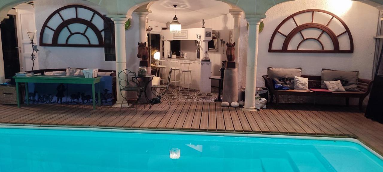 Domaine Le Lanis D'hotes Piscine Privatise Sur Reservation Bed & Breakfast