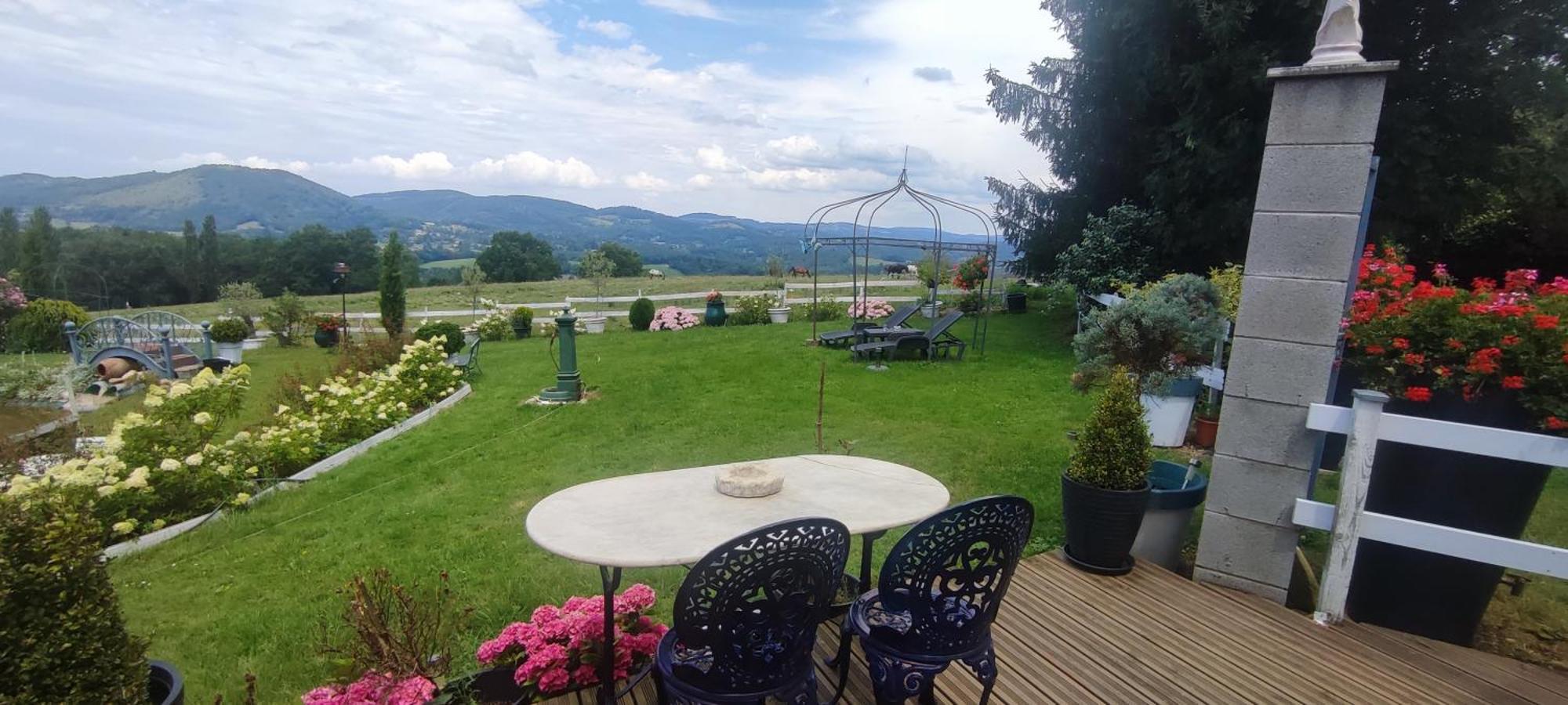 Domaine Le Lanis D'hôtes Avec Piscine Et *